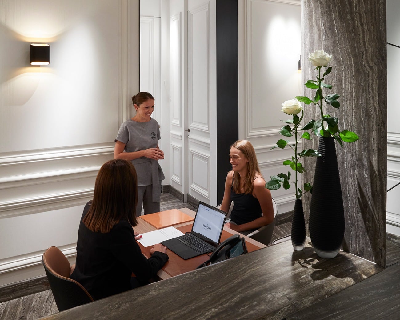 Patientèle internationale : une appriche sur-mesure | Dr Ari Elhyani | Paris